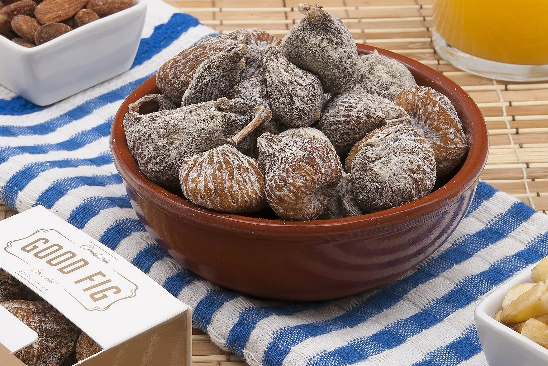 Figues séchées espagnoles | 2 kg de figues sèches, déshydratées | Sans sucre ajouté | Grandes, Crues et entieres | Riche en fibres et minéraux | IDEAL comme SNACK | Végans | sac refermable | Dorimed