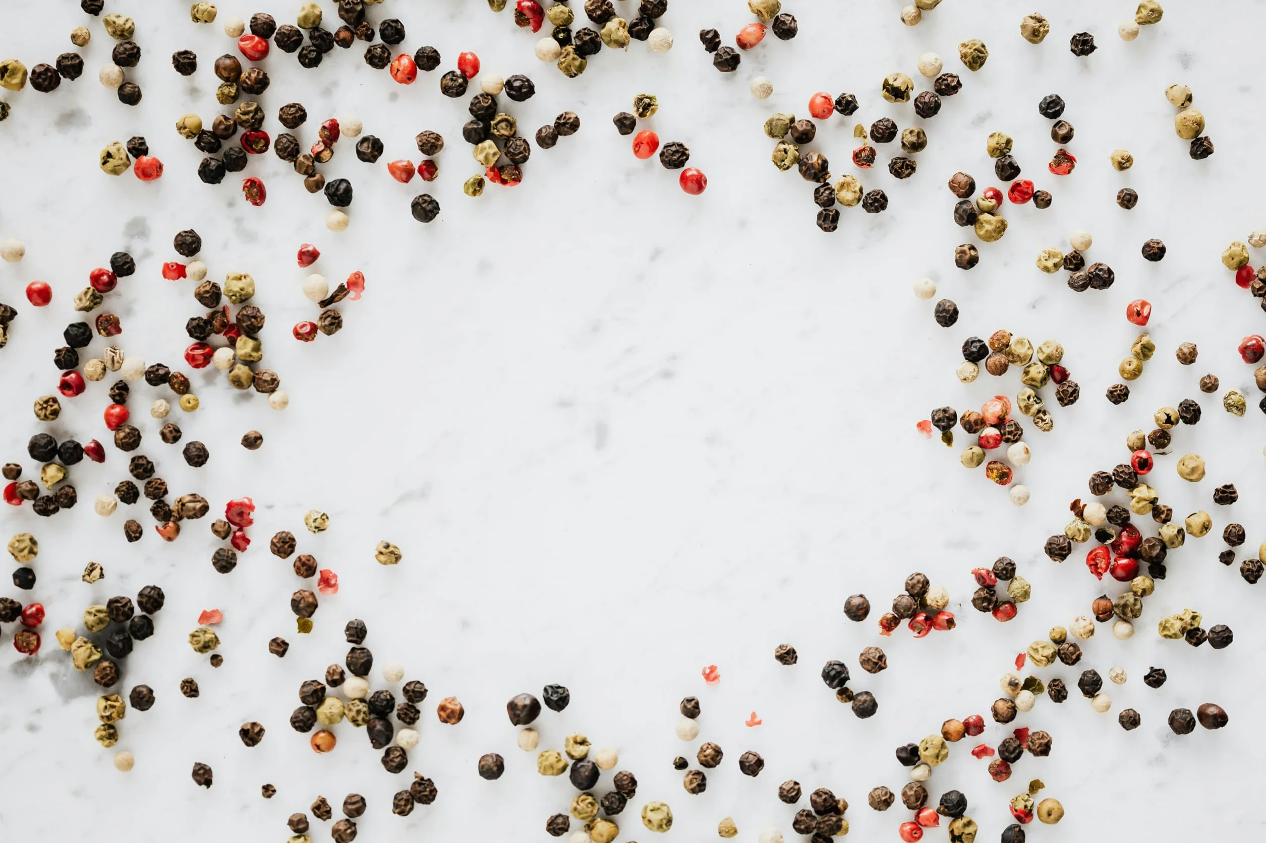 Poivre 4 baies entières 500 g - LA PLANTIGO Mélange de poivres, Poivre à 4 Baies mélange, Mélange de grains de poivre 100% naturel, coloré en grains de poivre
