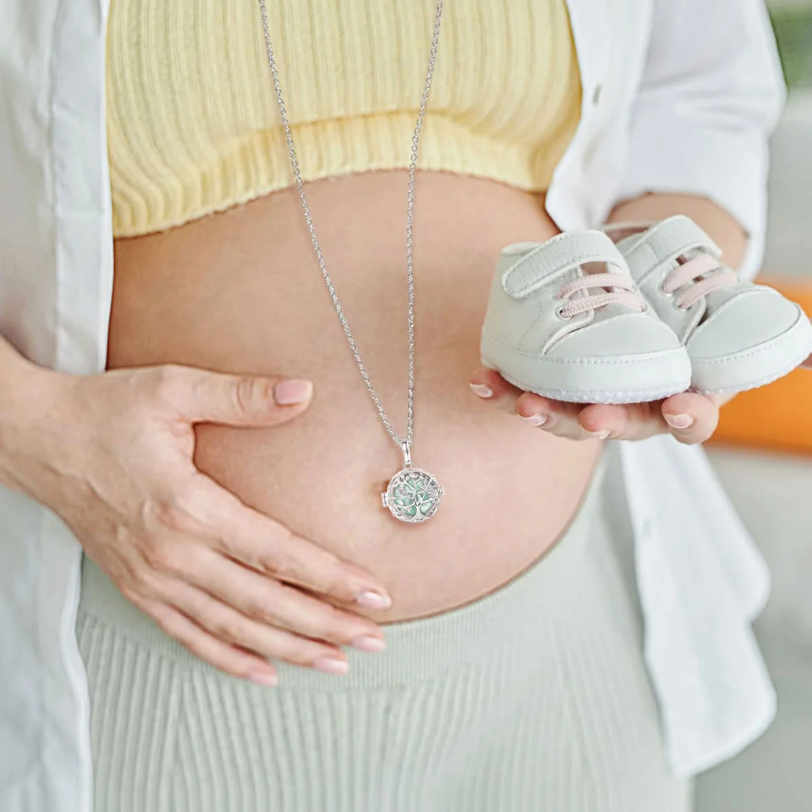 AEONSLOVE Collier Bola de Grossesse Pendentif Arbre de la Vie Grelot Musical pour Femmes Enceinte, 2 Chaînes