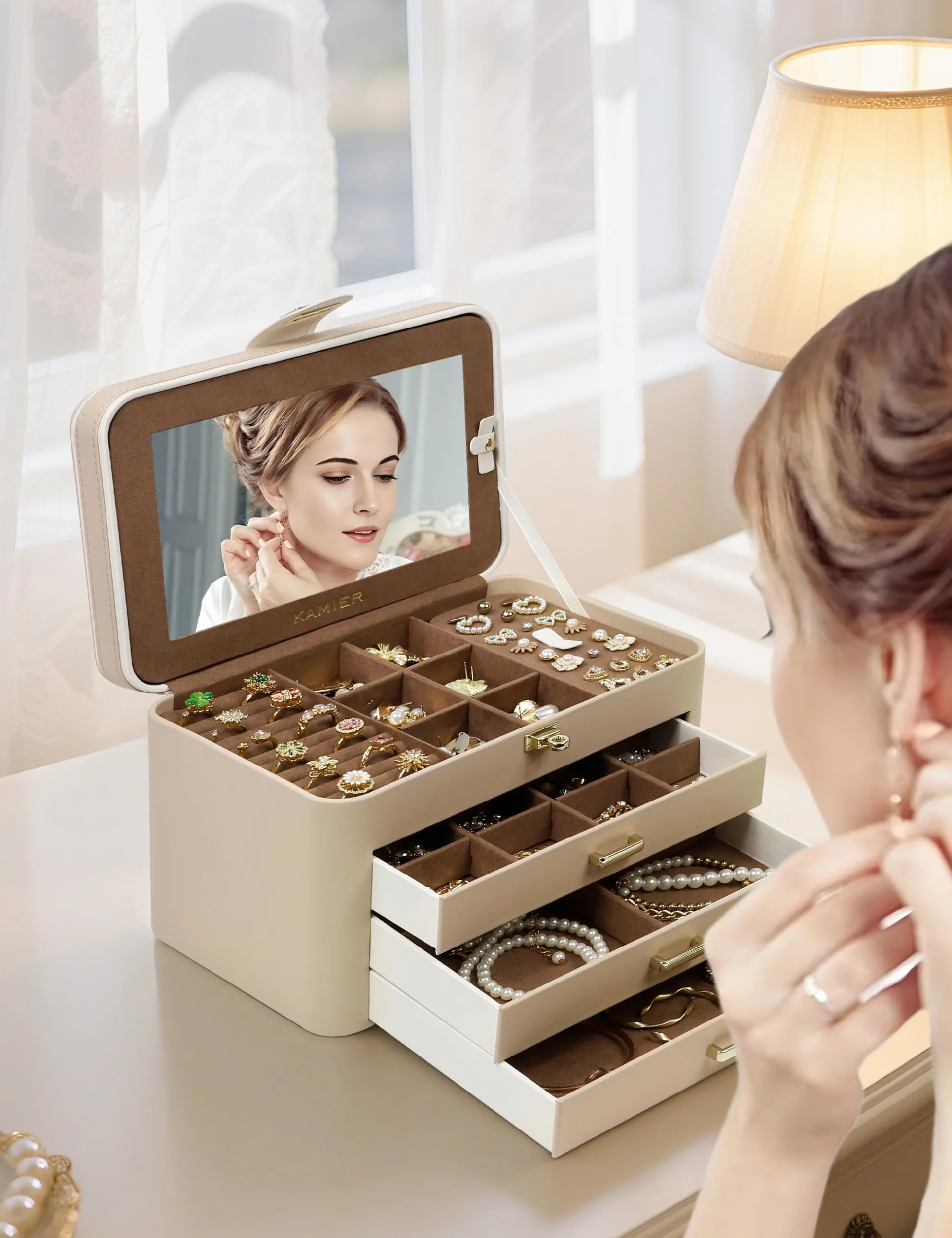 KAMIER Grande boîte à bijoux pour femme – Organiseur en cuir 4 niveaux avec serrure et miroir, beige