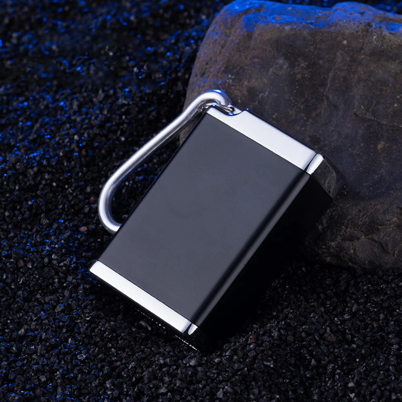 Mini Cendrier de Poche Portable Anti Odeurs, Porte-cendres Extérieur Voyages, Alliage d'Aluminium Noir