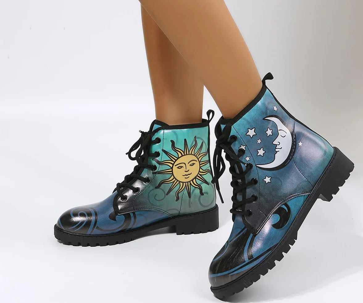 Ulalaza Bottes pour Femmes Bout Rond Talons Bloc Bottines Plateforme Gothique À Lacets Punk Bottes de Combat en Cuir Imprimé Multicolore