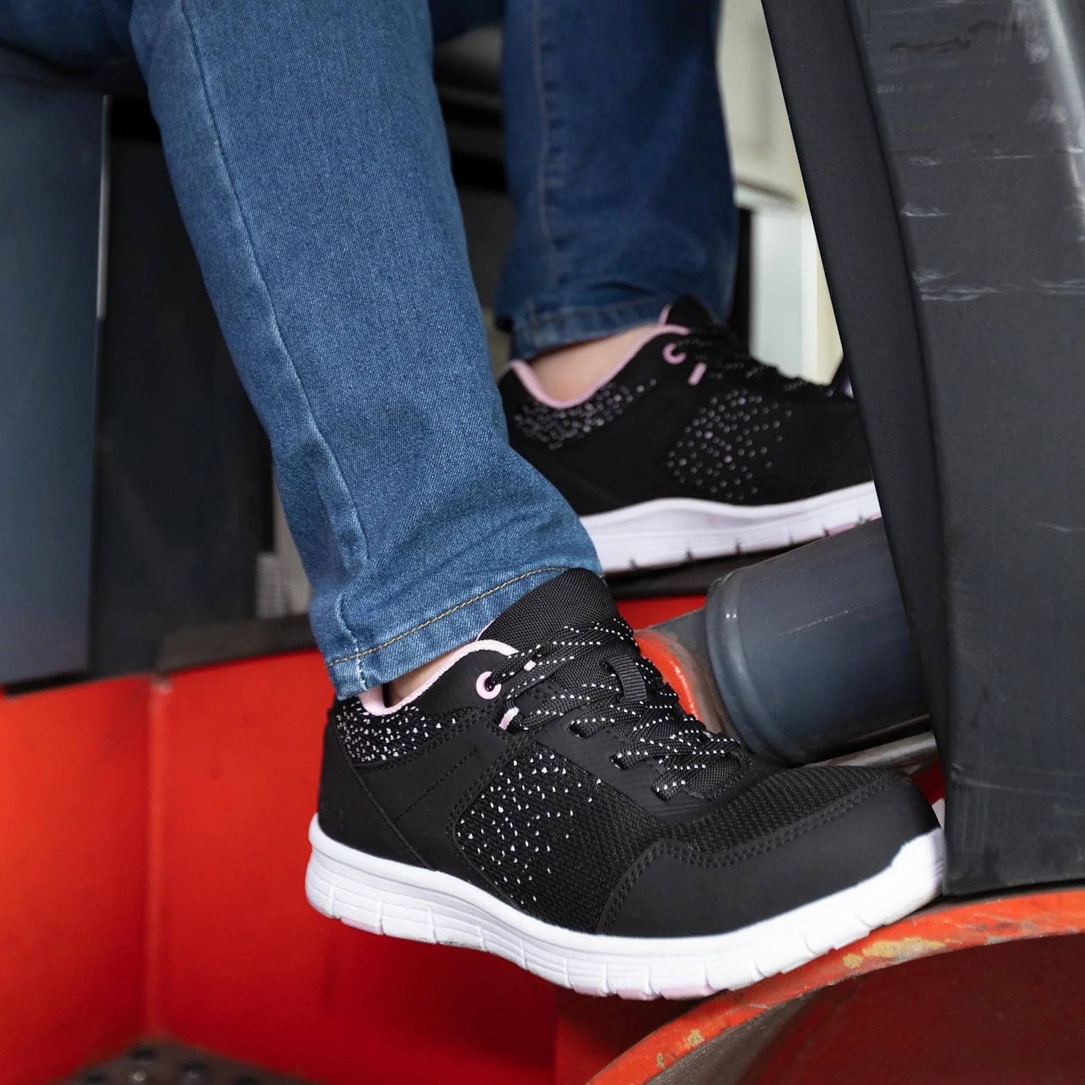 SPIEZ Chaussures de Sécurité Femme Légère Anti-crevaison Anti-écrasement Basket Travail Confortables EU35 Noir-Rose