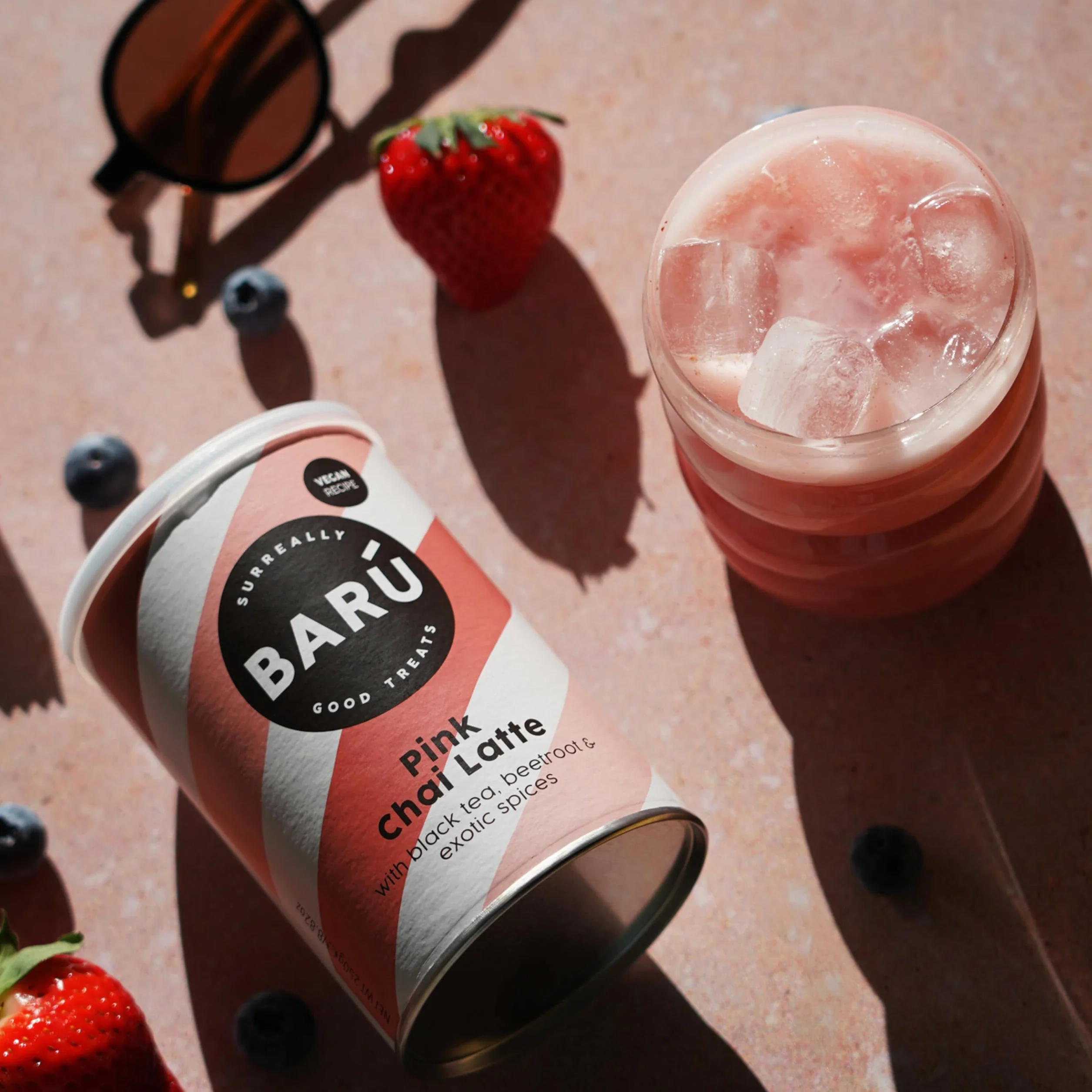 Barú Pink Chai Latte – Pack de 4 x 250 g – Préparation instantanée au thé noir, épices & betterave – Vegan, naturel, sans arômes artificiels – 48 tasses – Fait main en Belgique