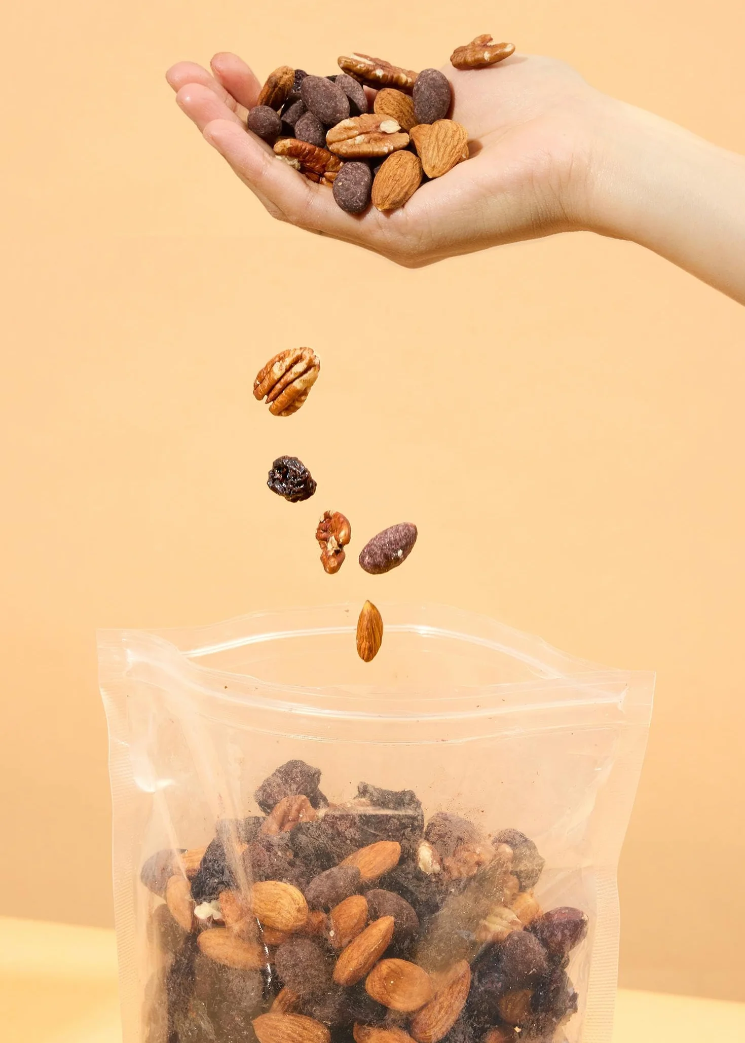KoRo - Mélange d'oléagineux au chocolat avec griottes 1 kg - Snack idéal - Chocolaté et fruité - Grand emballage pratique