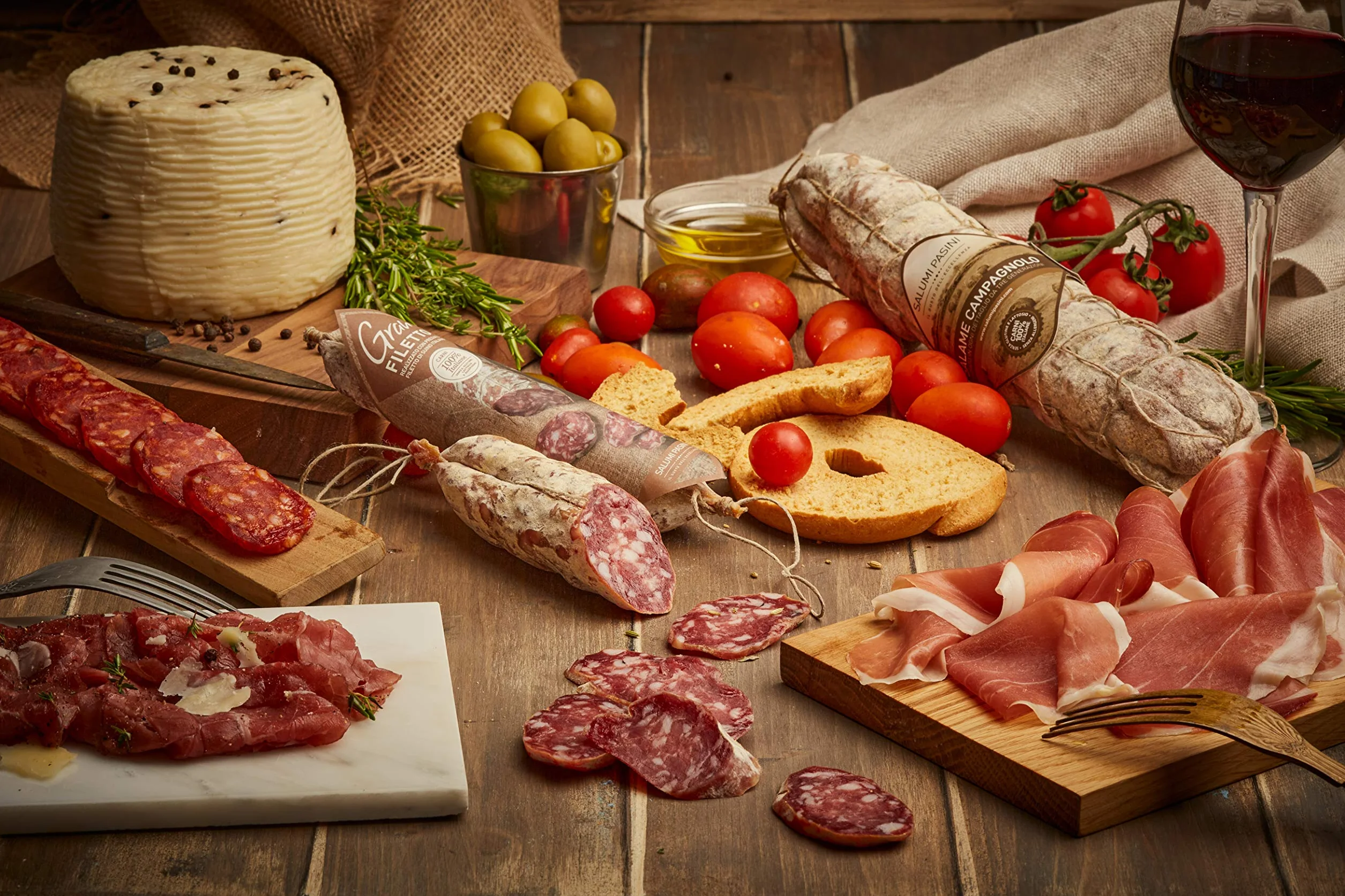 Formaggio Primo Sale au piment, Fromage italien typique à pâte dure et à croûte fine, 950g