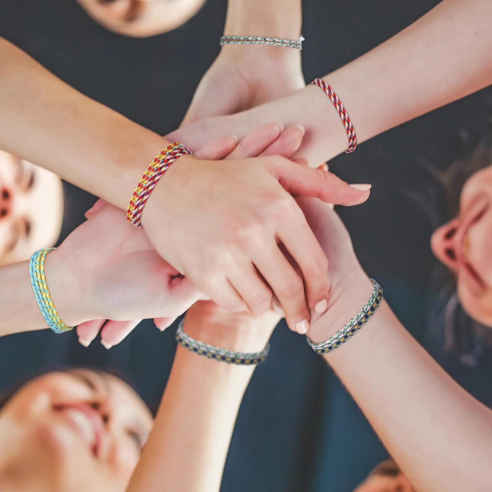 Lot de 30 bracelets d'amitié tissés ajustables, bracelets de surf tressés, chevillettes fines pour femmes et filles