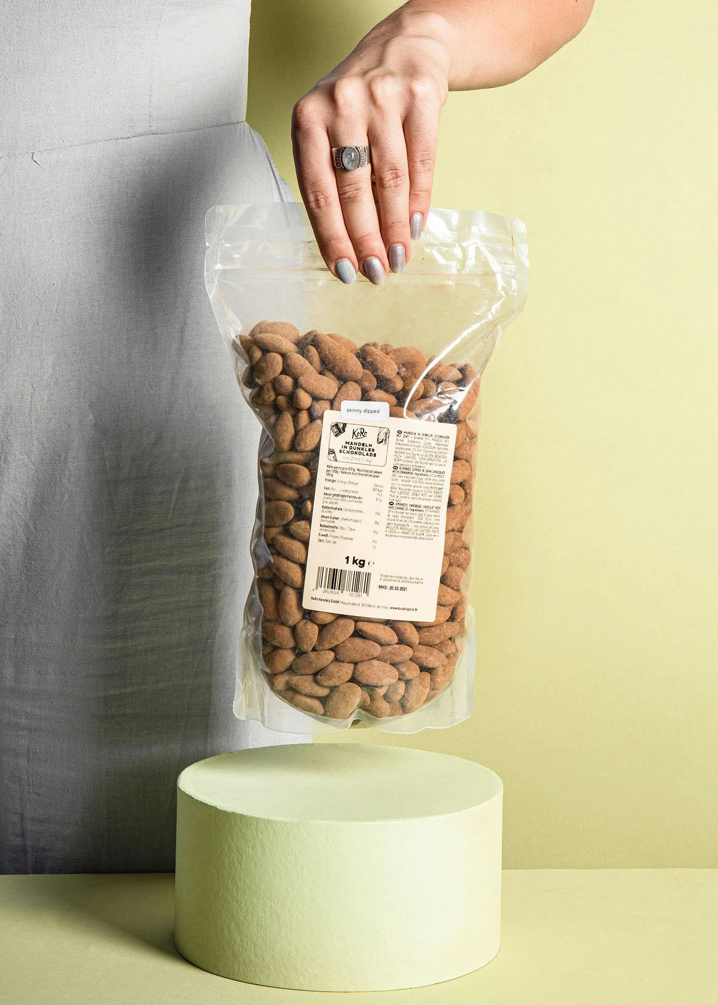 KoRo - Amandes enrobage chocolat-cannelle 1 kg - Amandes croquantes dans un enrobage chocolat-cannelle