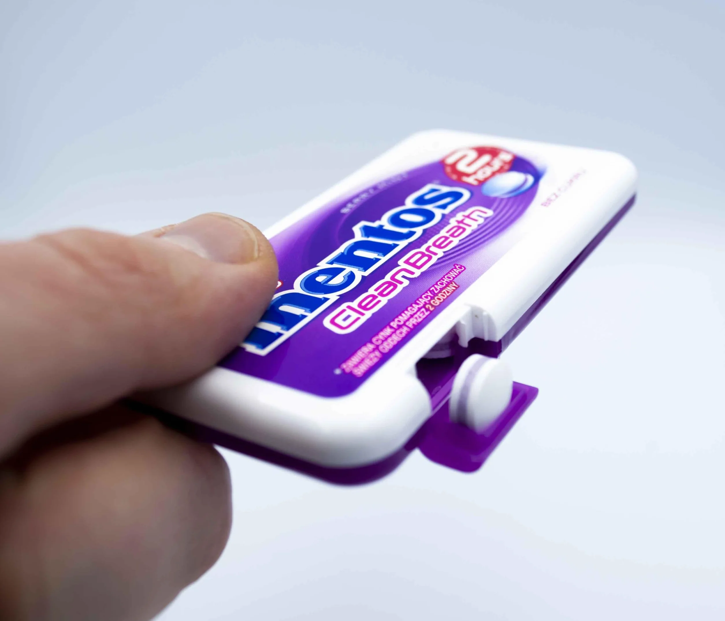 Mentos Clean Breath Lot de 12 pastilles aux fruits rouges et menthe 21 g