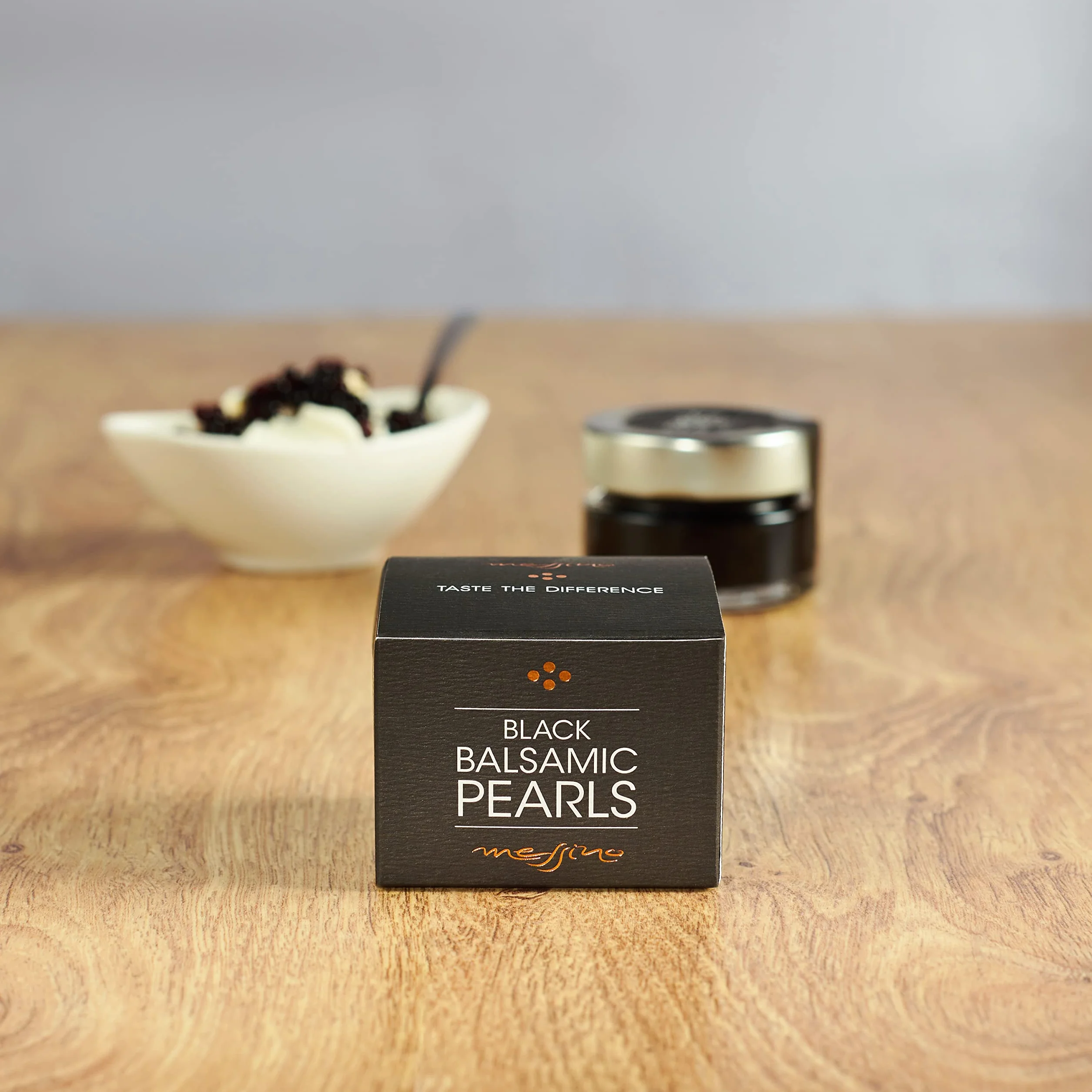 Messino Perles de Balsamique – 50 ml | Perles de Saveur Gastronomiques | Condiment Innovant à Base de Vinaigre Balsamique Vieilli | Topping Créatif pour Salades, Plats et Desserts