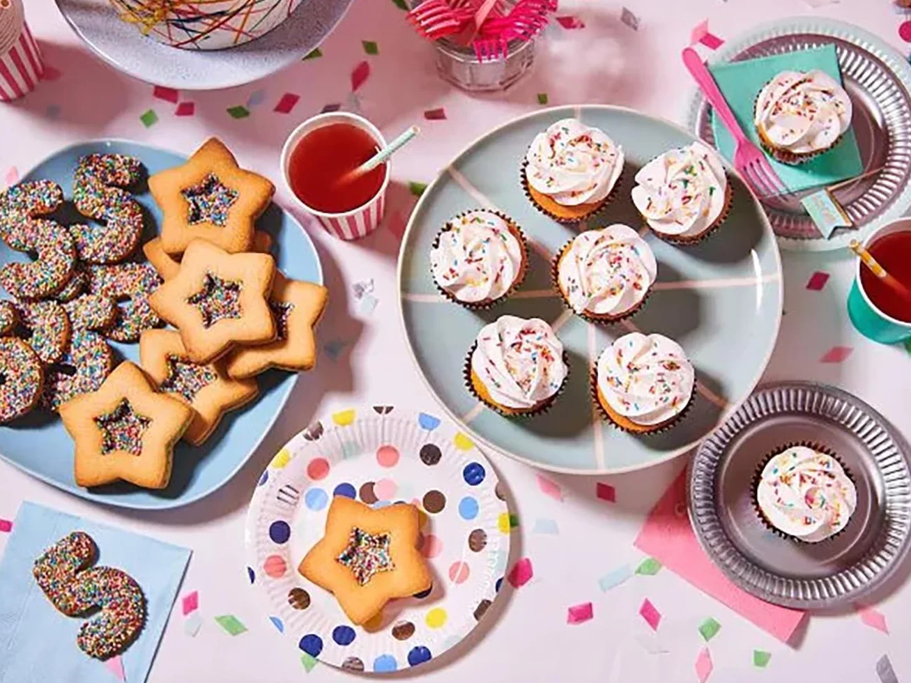 FunCakes Mix pour Cupcakes: facile à utiliser, parfaitement homogène pour les cupcakes, mini cupcakes ou cakes, goût vanille, qualité pâtissière, halal 1 kg. 1.00 kg