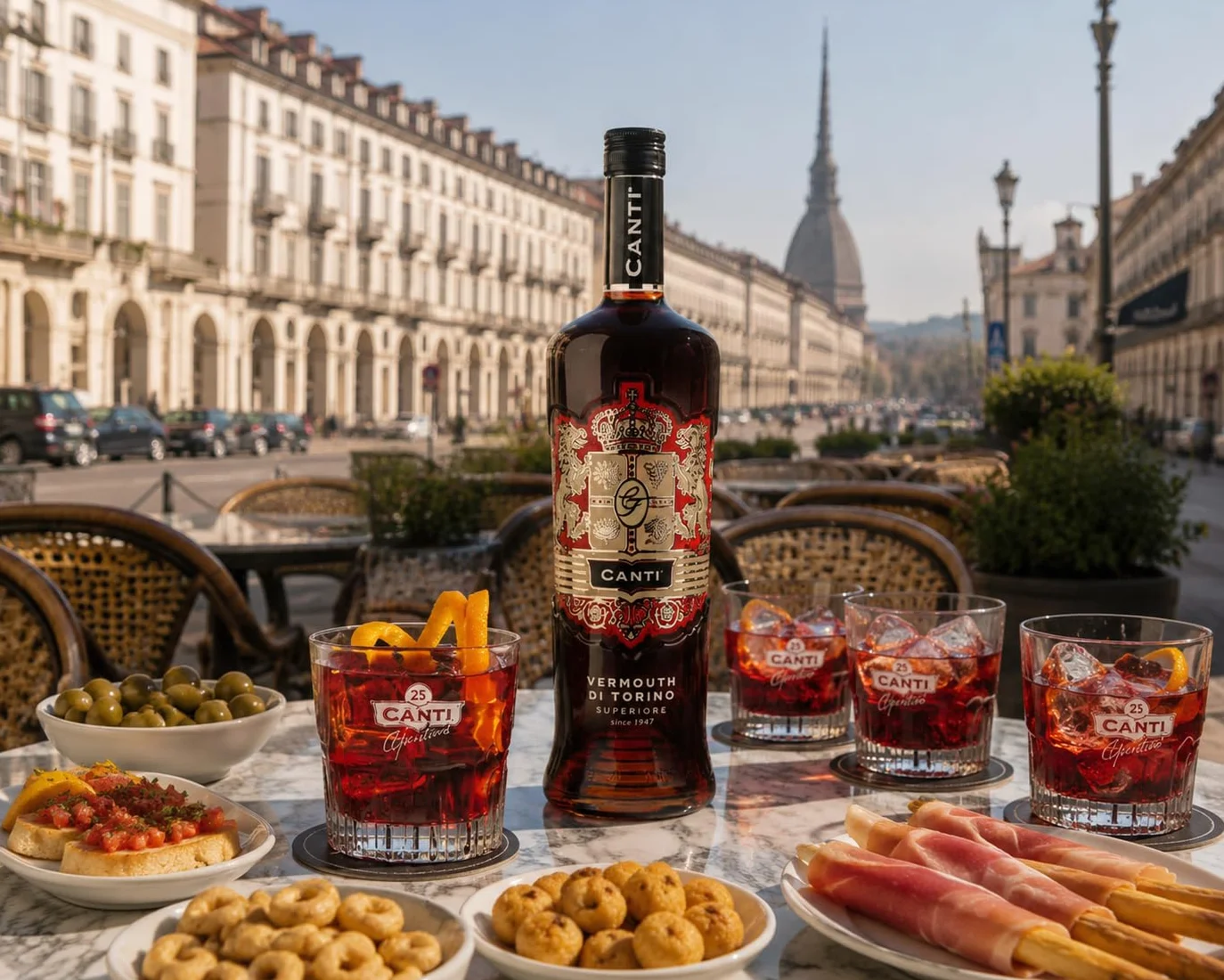 Canti - Vermouth Rouge Supérieur de Turin, Aperitif aux Notes Agrumées, Notes d'Épices, de Quinquina et d'Absinthe Romaine, 1x1L