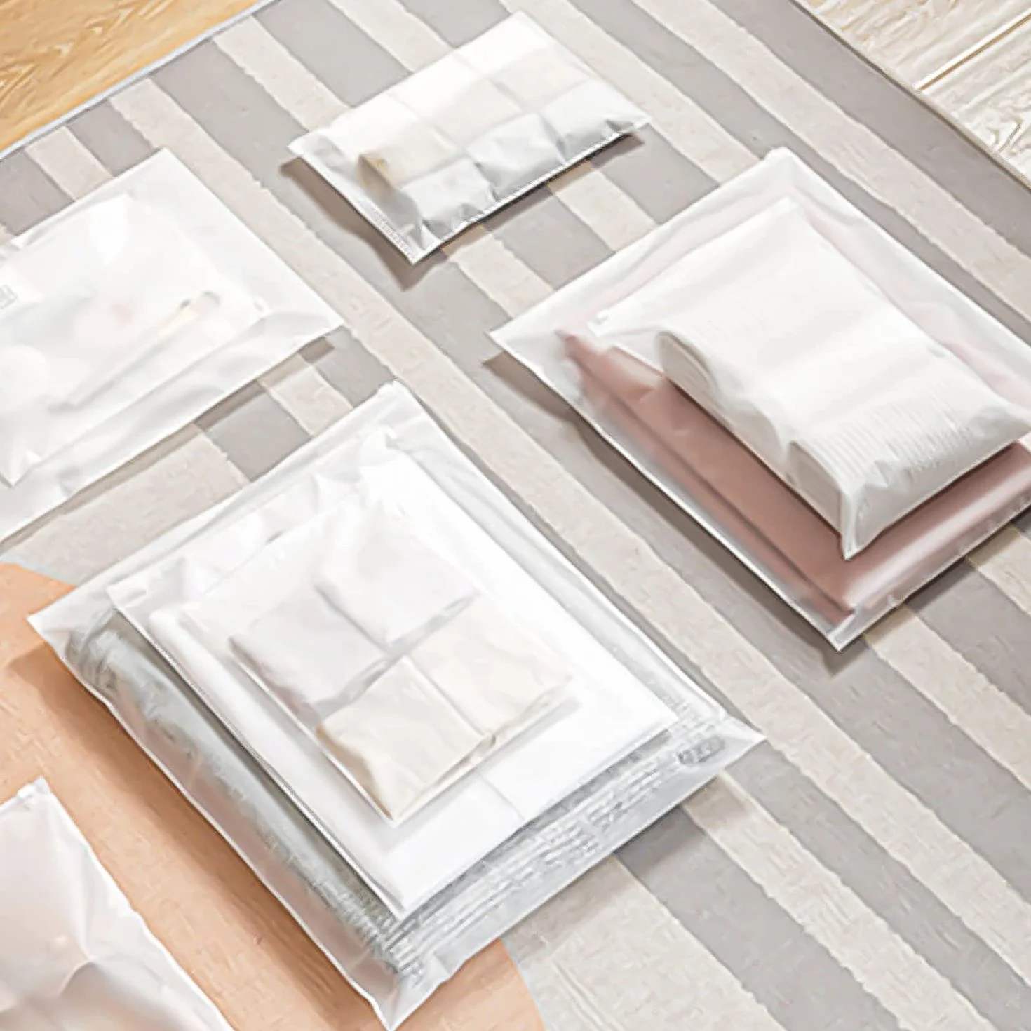 DERAYEE Sac de Voyage Etanche Zippé Transparent Réutilisable Rangement Multifonctionnel Vêtements Cosmétiques