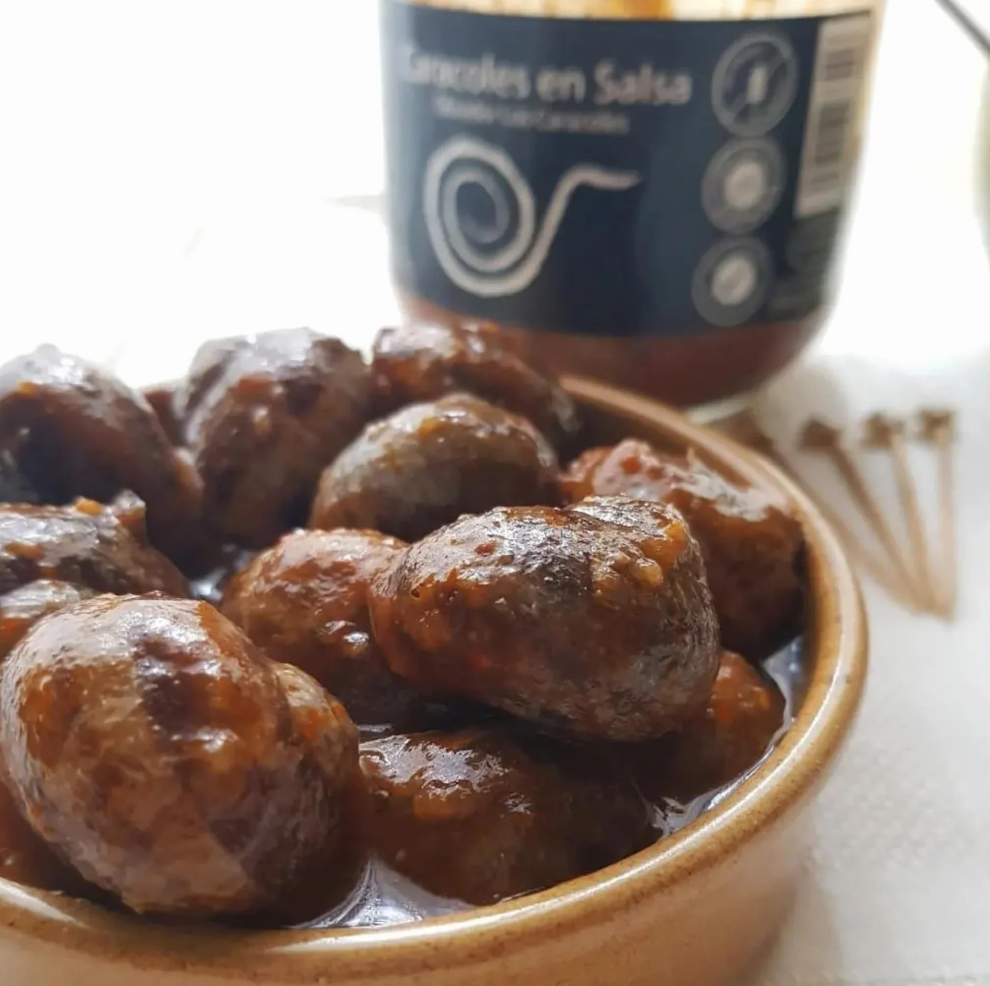 Escargots en sauce. Escargots cuits 550grs. Recette familiale, maison et artisanale. Escargots mijotés. Conserves gourmandes. Cadeau original pour tout le monde. Produit 100% fabriqué en Espagne.