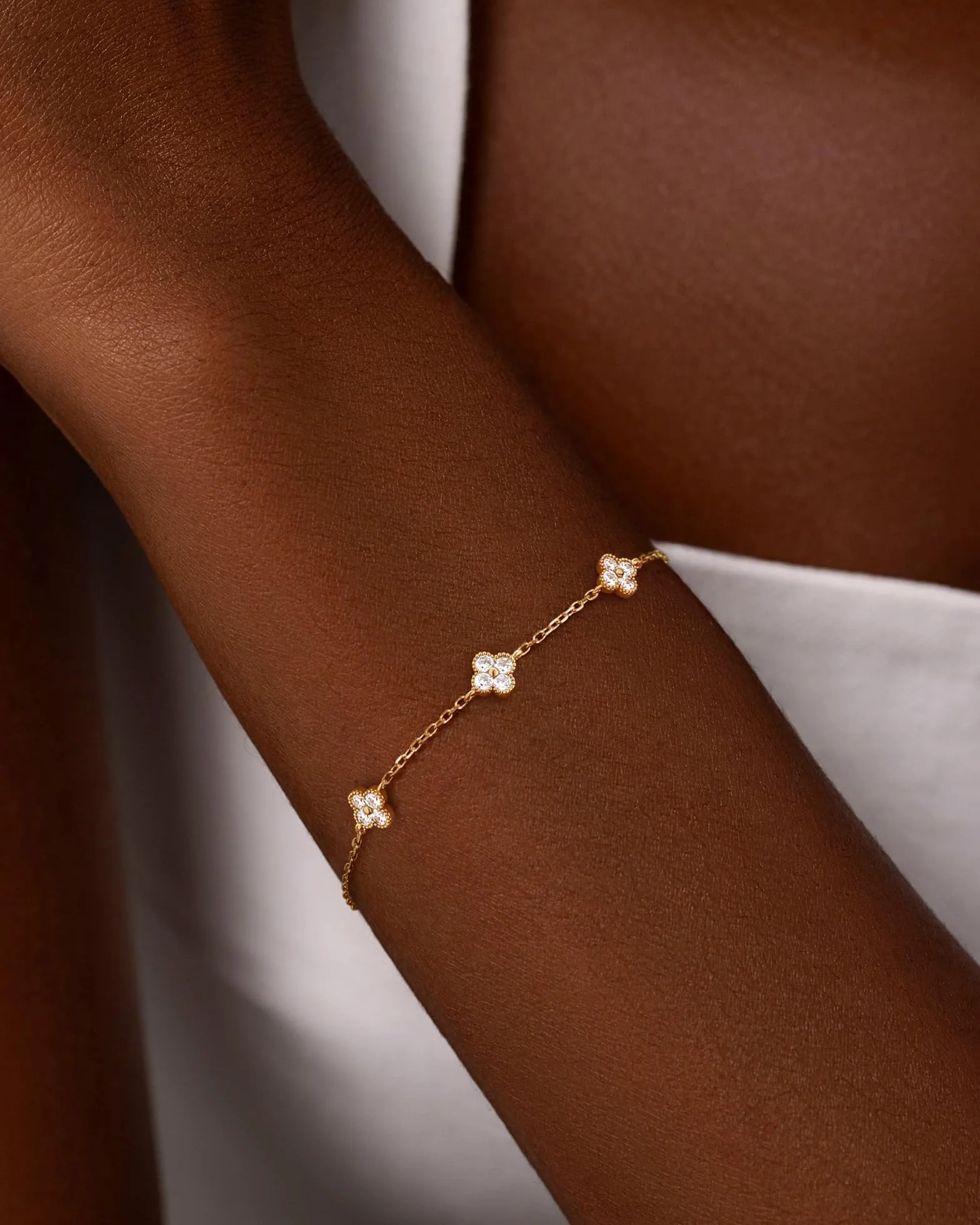 Bracelet Femme Or Trèfle À 4 Feuilles Pierre De Naissance Réglable 14k Plaqué Or Zircon Cubique