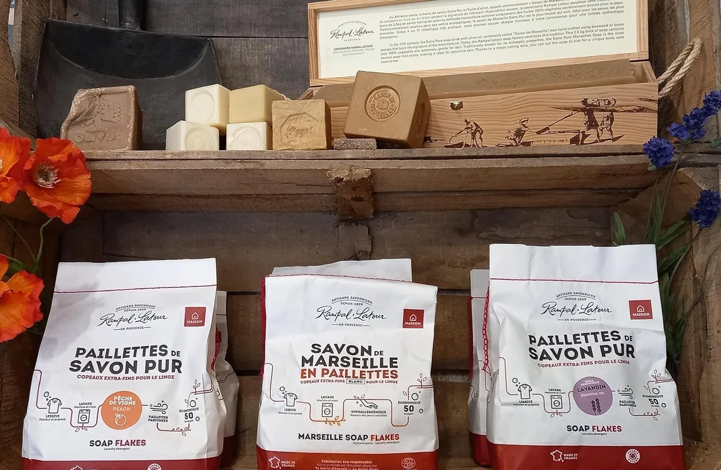 Rampal Latour - Paillettes de Savon de Marseille Vert pur à l'huile d'olive pour le linge - Copeaux Extra fins - Machine ou Main - Toutes températures et tissus - Hypoallergénique- 100 lavages - 1.5Kg