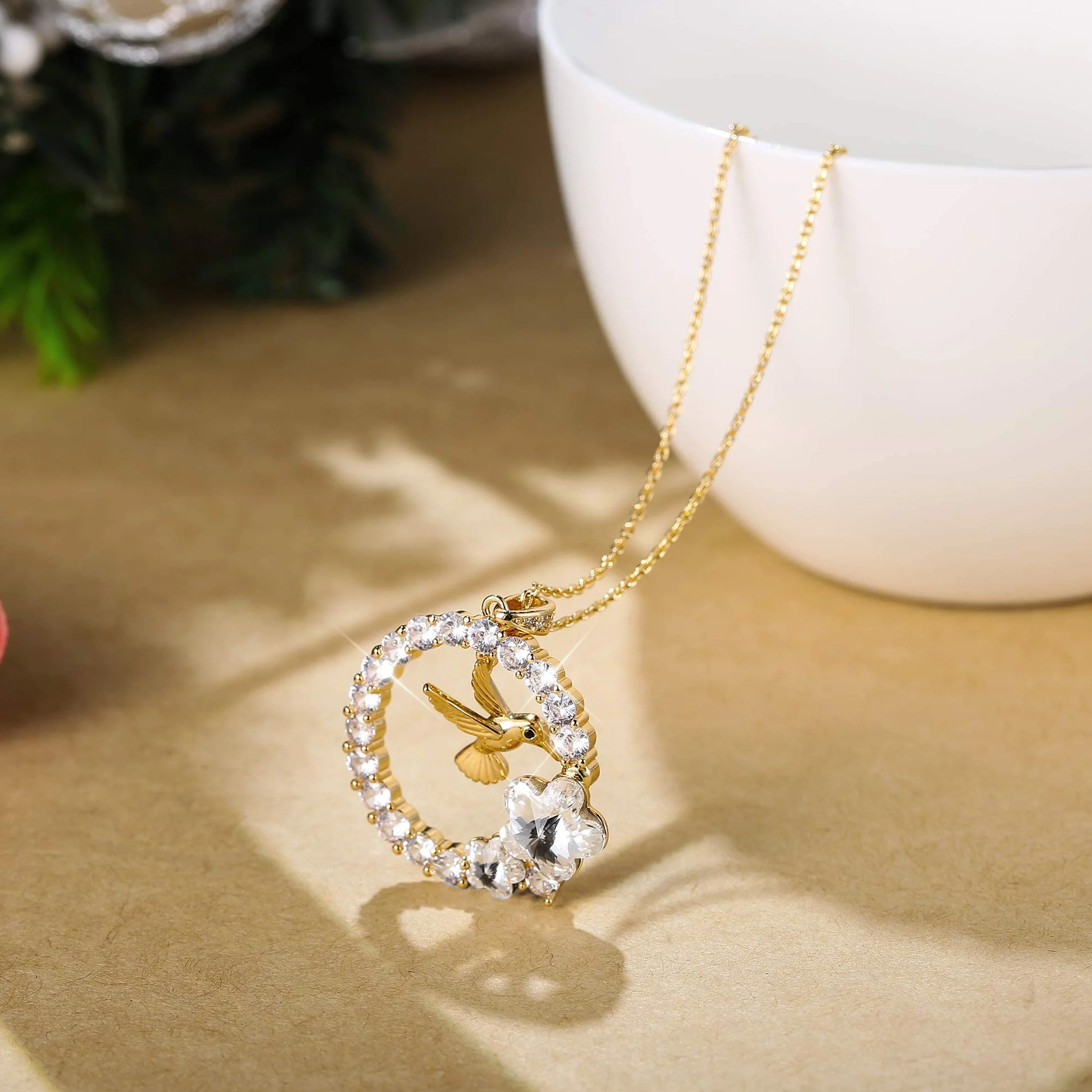 Collier Pendentif Colibri Plaqué Or 18 Carats pour Femmes Argent Cristal Bijoux