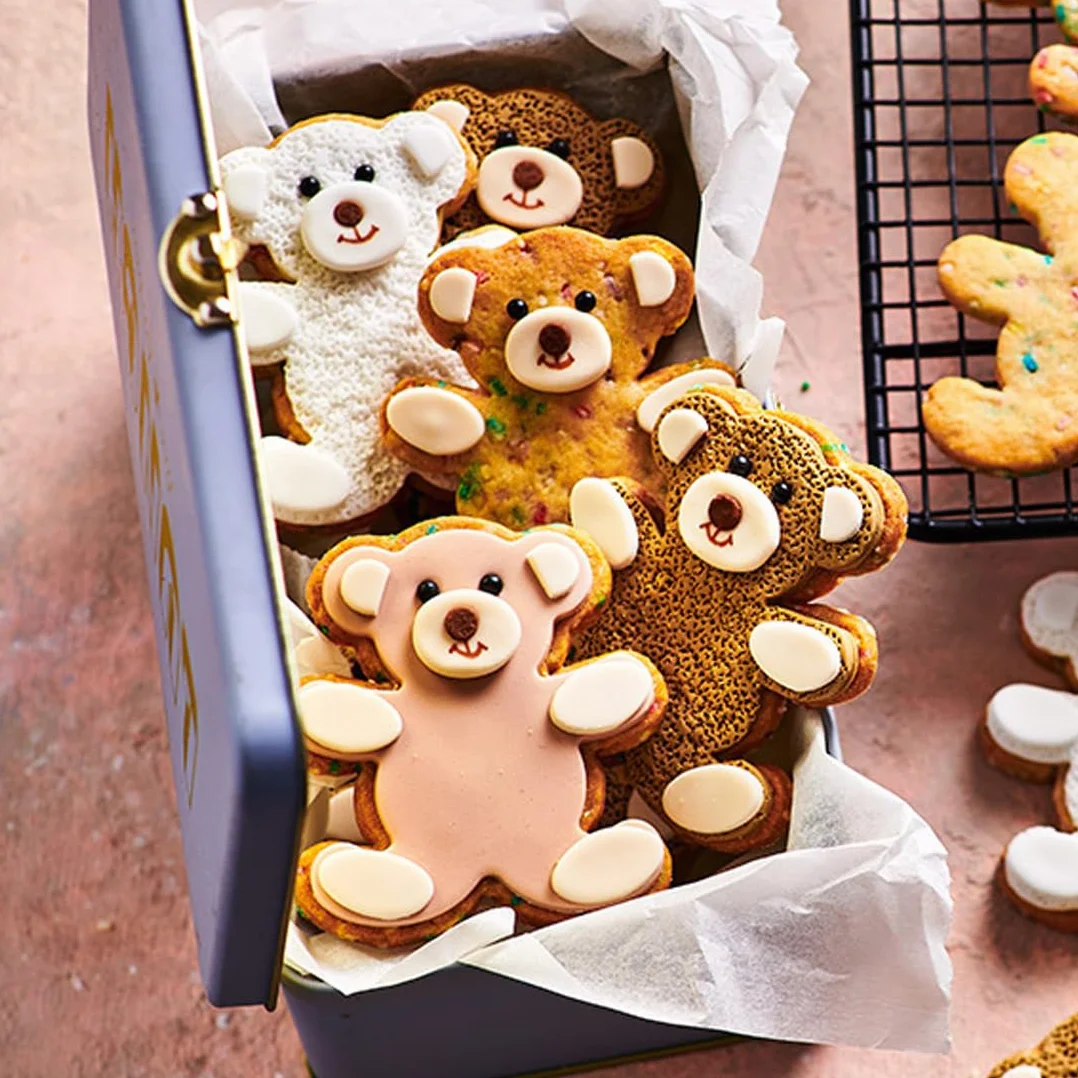 FunCakes Pâte à Sucre Teddy Bear Brown: Facile à utiliser, lisse, flexible, doux et pliable, parfait pour la décoration de gâteaux, Halal, casher et sans gluten. 250 g