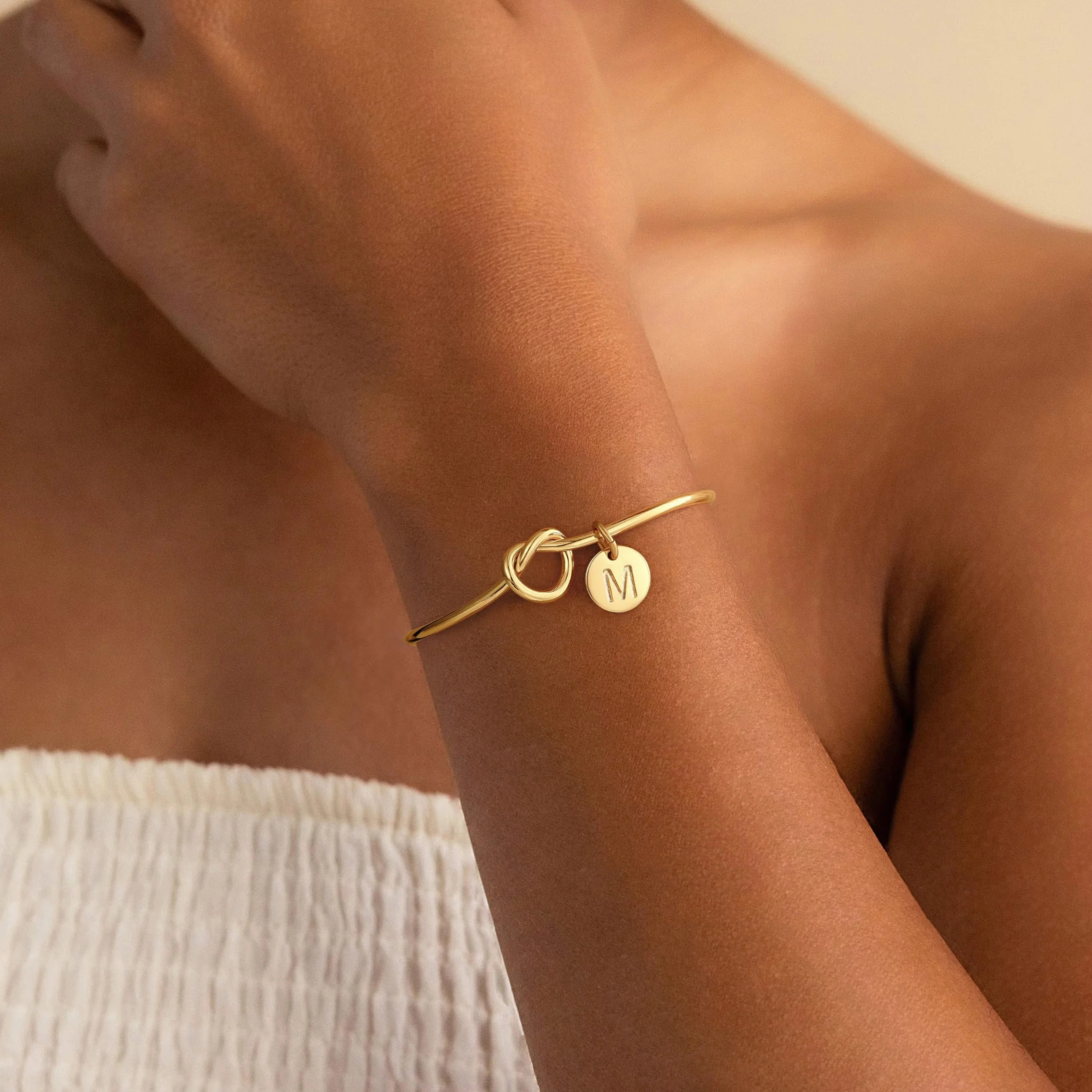 Bracelet en or pour femme avec lettres A à Z, plaqué or 14 carats, nœud d'amour, monogramme personnalisé