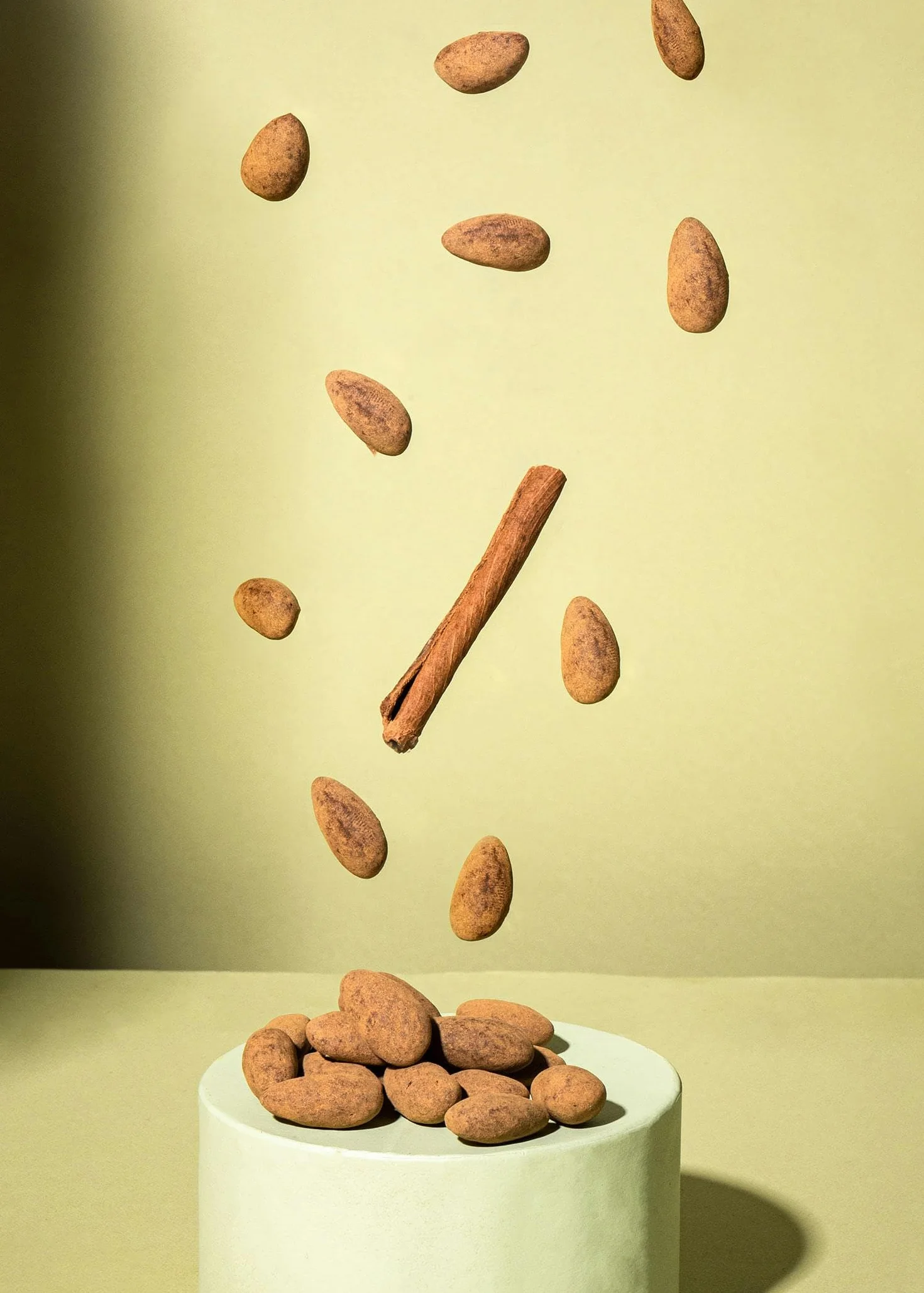 KoRo - Amandes enrobage chocolat-cannelle 1 kg - Amandes croquantes dans un enrobage chocolat-cannelle