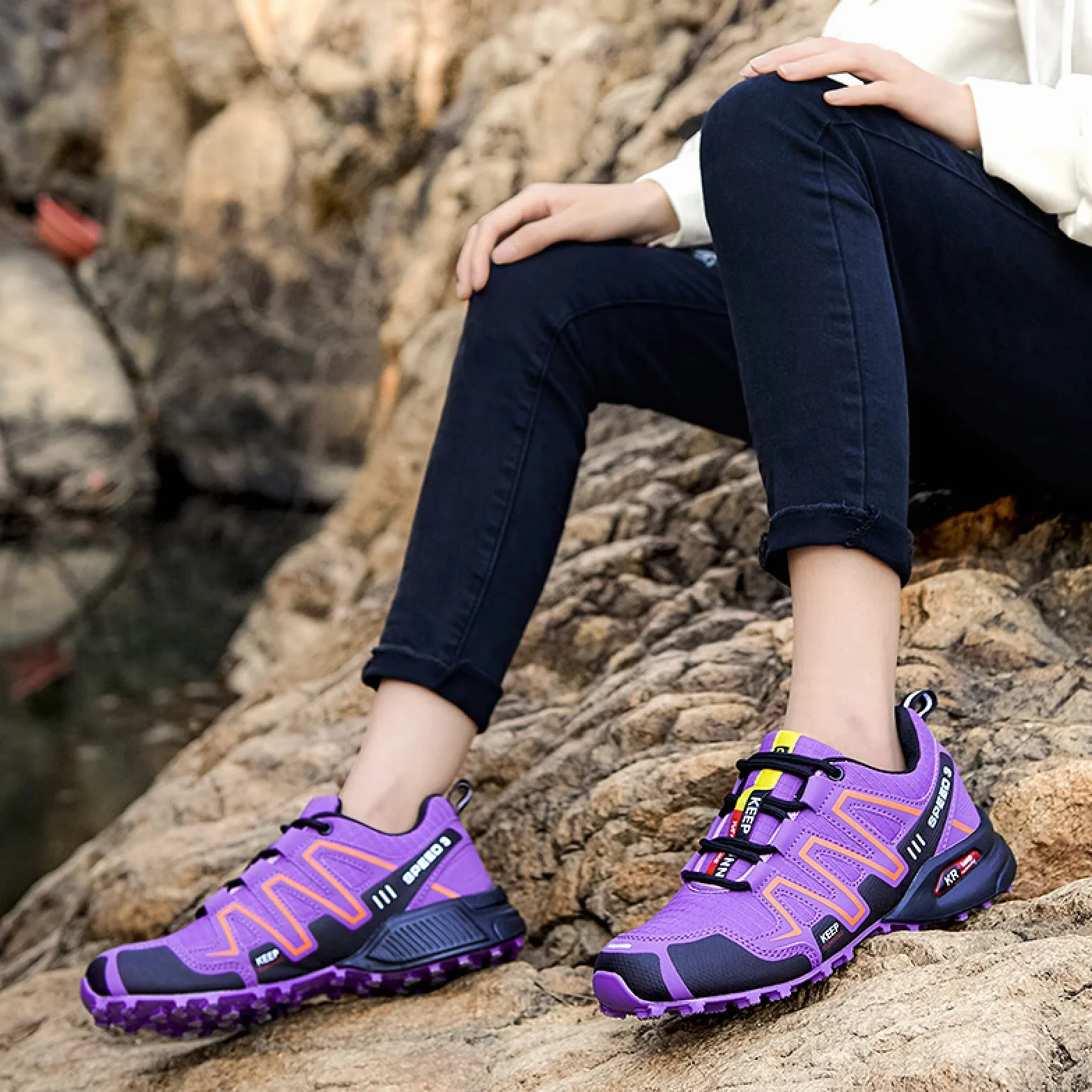 AGYE Chaussures de Cyclisme Femmes VTT Vélo Route Respirantes Antidérapantes Baskets D'équitation sans Verrouillage Purple EU38