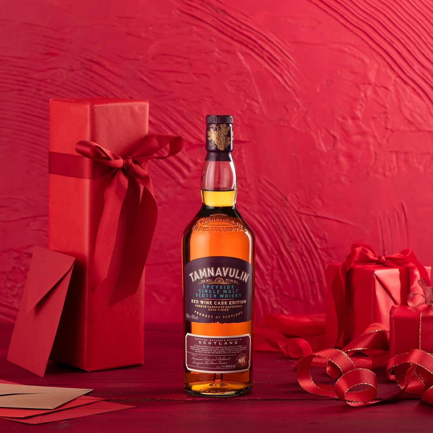 TAMNAVULIN - Red Wine Cask French Cabernet-Sauvignon - Single Malt Whisky - Notes de Fruits, Citron & Amandes - A déguster sec - 40% Alcool - Origine : Ecosse/Speyside - 70 cl