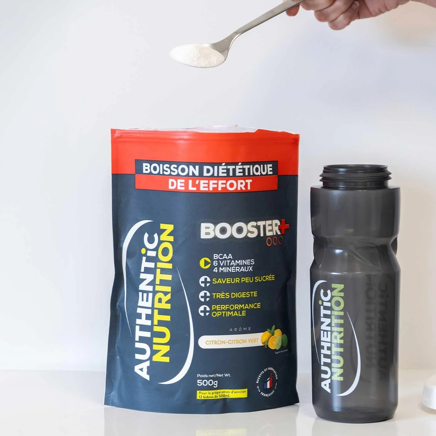 Boisson isotonique de qualité pour efforts longs - 34 g de glucides par portion - Très digeste - Utilisée par les sportifs pro - Fabrication 100% française - Arôme citron/citron vert - Format 500 g