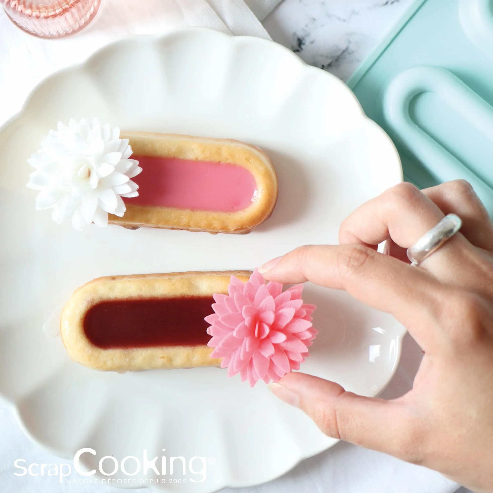 ScrapCooking - 5 Dahlias Assortis en Azyme - Fleurs Comestibles Décoration Gâteau - Déco Alimentaire Pièce-Montée, Cupcakes, Pâtisseries, Anniversaire - Blanc, Jaune, Orange, Rose, Mauve - 2298
