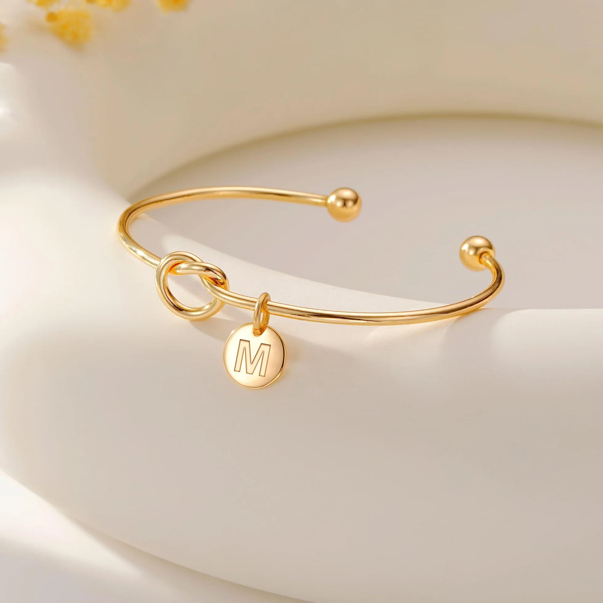 Bracelet en or pour femme avec lettres A à Z, plaqué or 14 carats, nœud d'amour, monogramme personnalisé