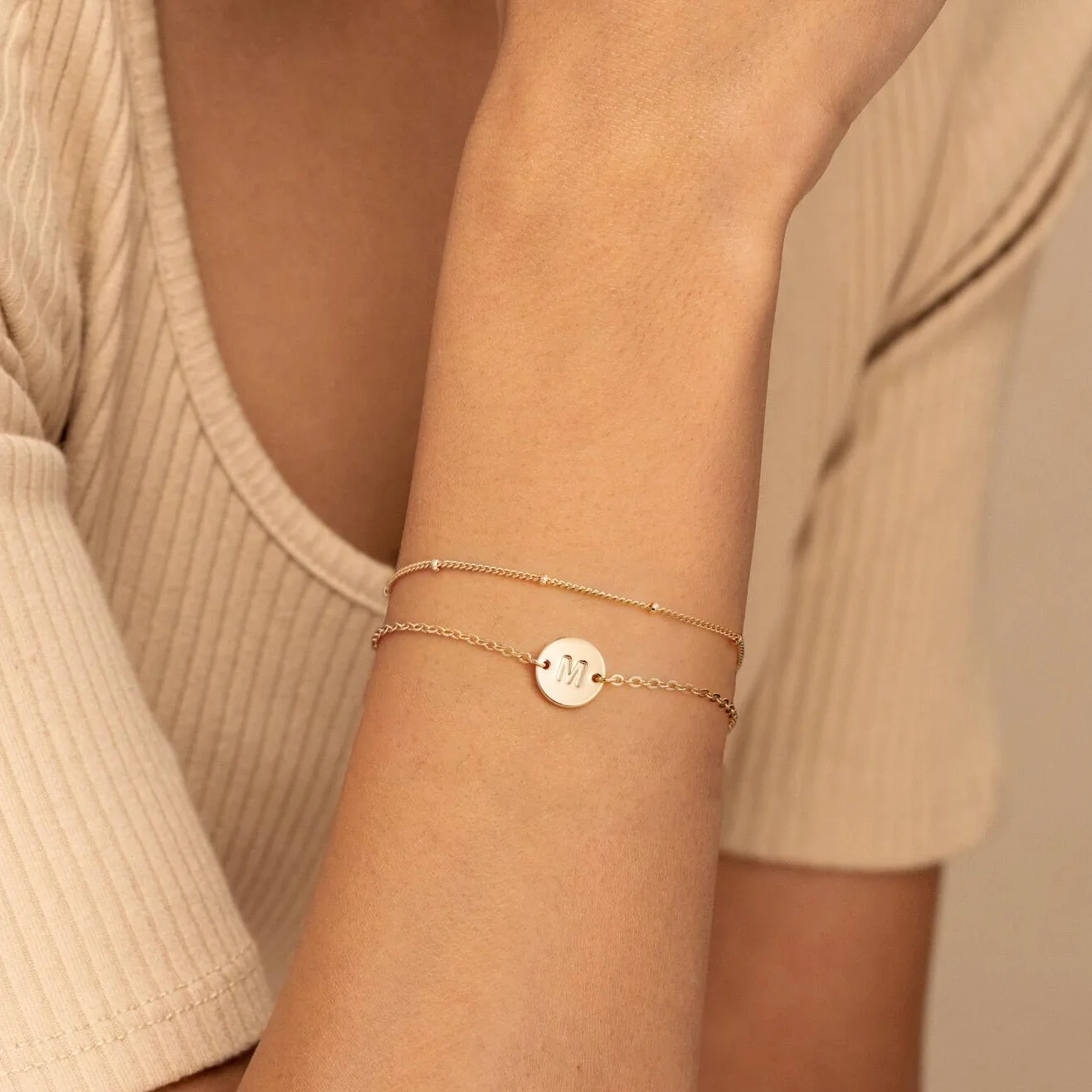 TINGN Bracelet Or pour Femme Fille – Plaqué Or 16 Carats Bracelet Initiale Disque Personnalisé