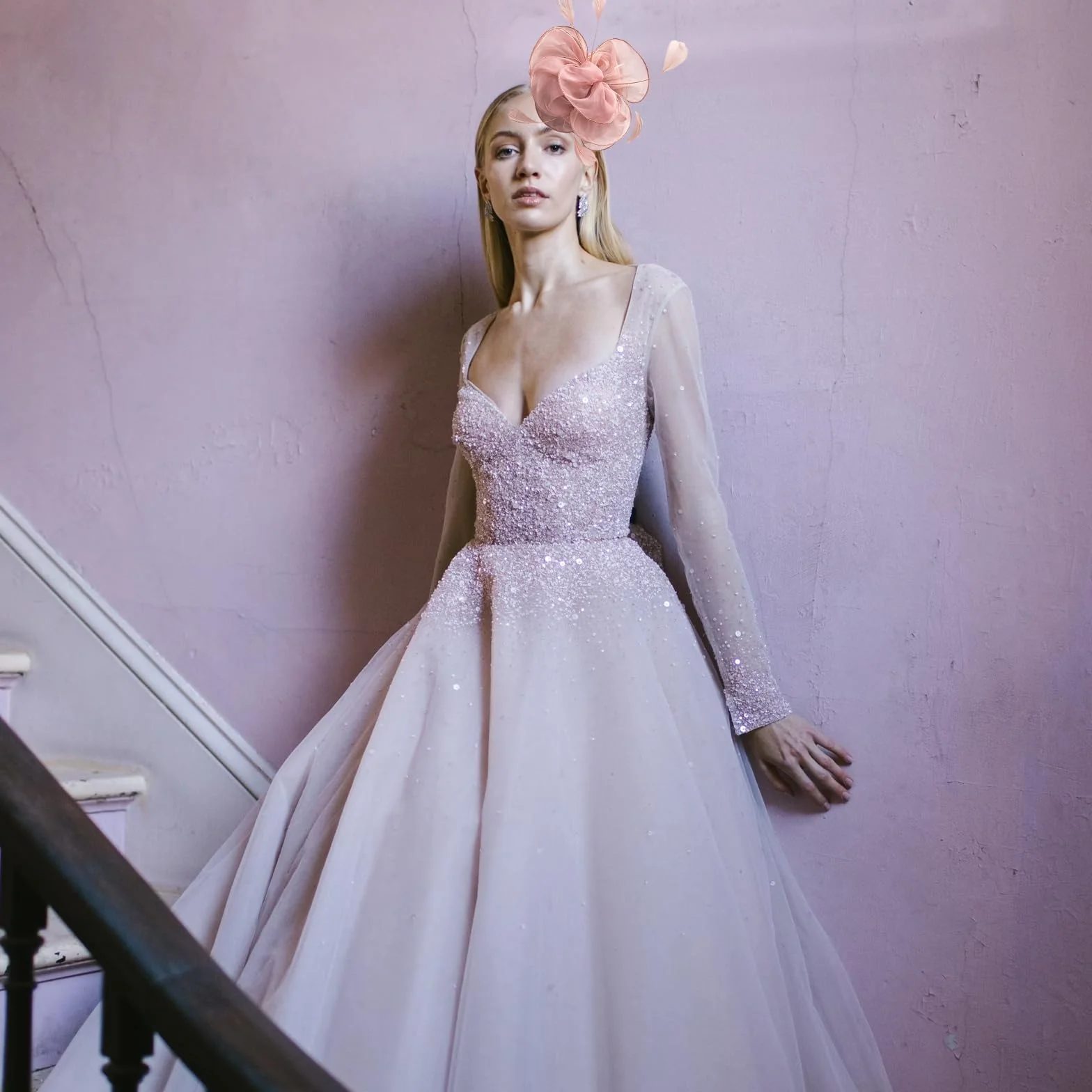 Fascinateurs Floraux Rose avec Plume pour Femme Chapeau Mariage Bandeau